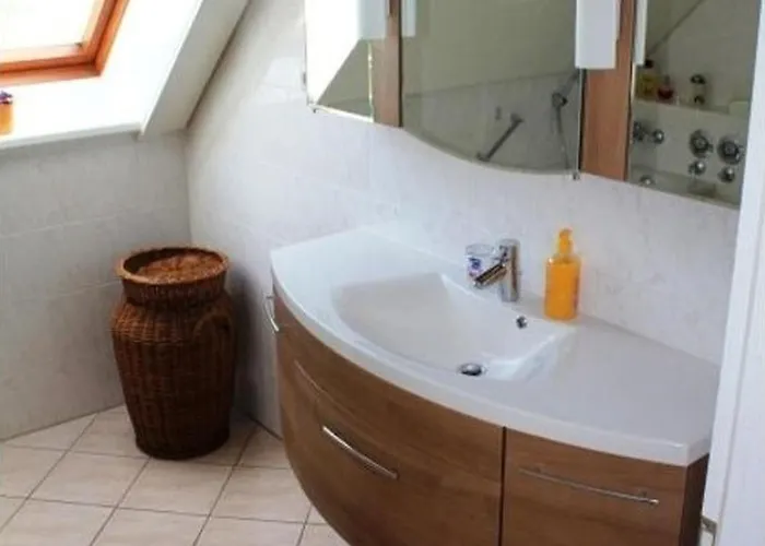 Karin Schindler Appartement *